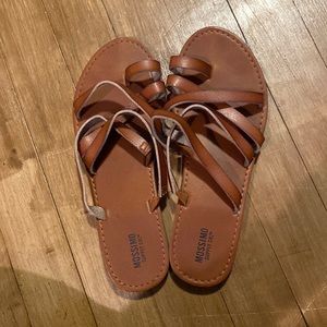 Brown strap oh sandals size 6.5
